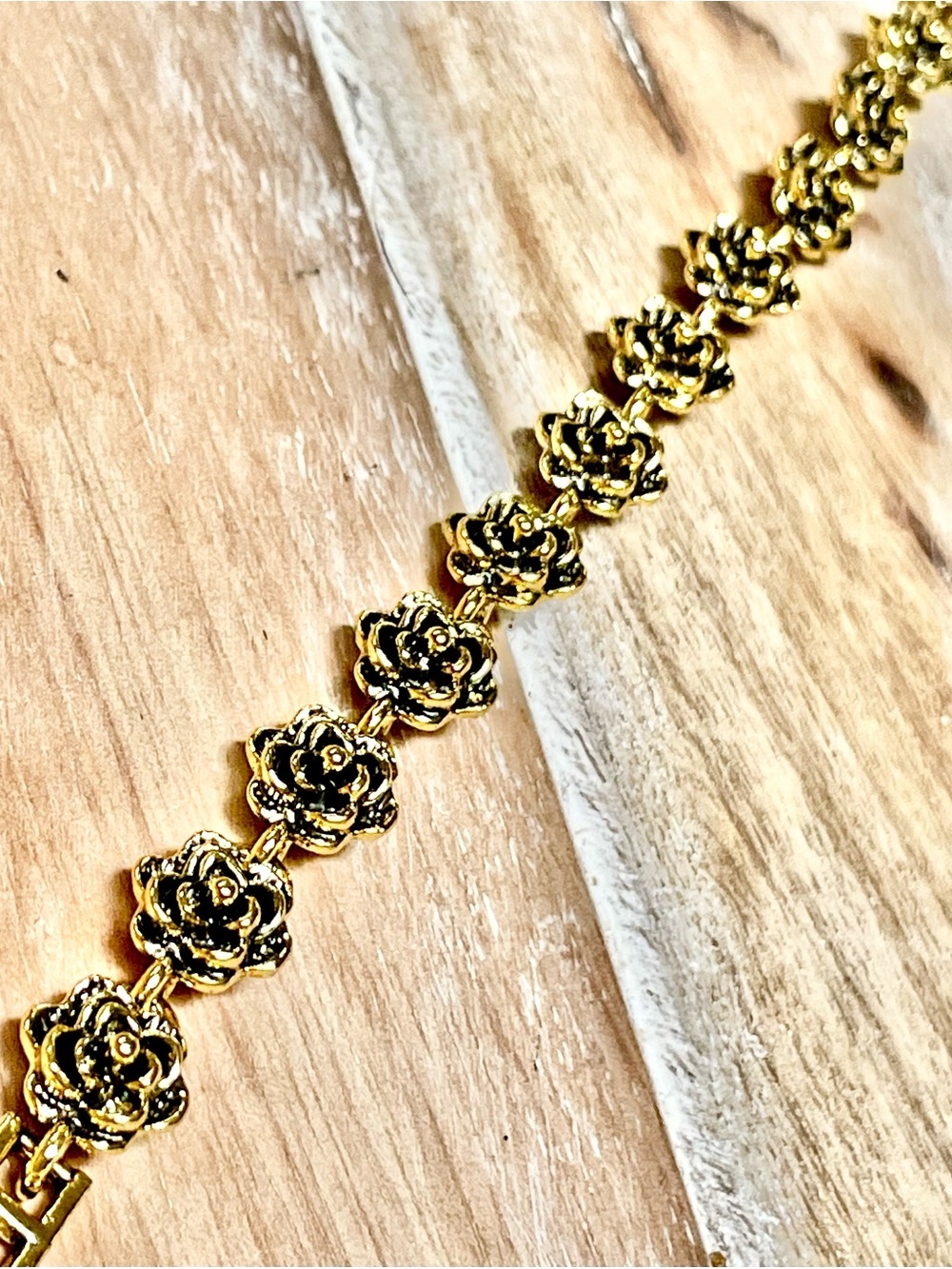 Gold Floral Link Bracelet for Women - Classic Rose Chain - Picture 5 of 5